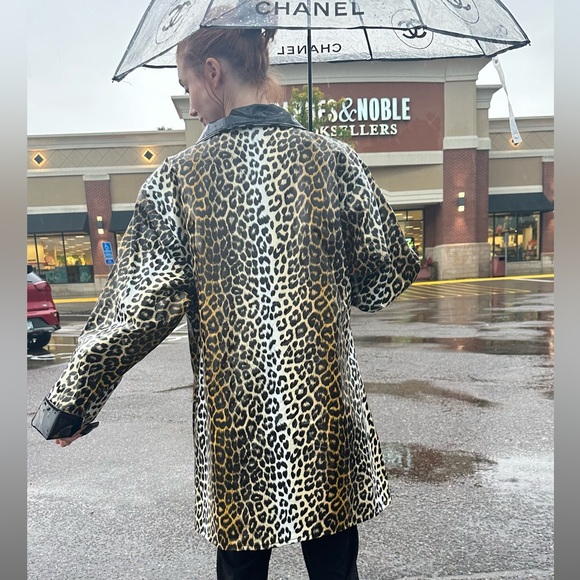 Leopard Rain Coat 🌧️ - Picture 5 of 8